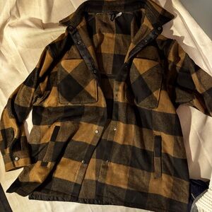 H&M tan and black buffalo check shacket